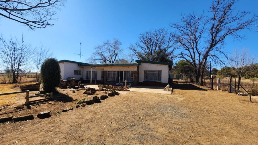3 Bedroom Property for Sale in Potchefstroom Rural North West